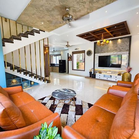 Premium Chalet Лонавала Экстерьер фото