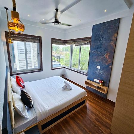 Premium Chalet Лонавала Экстерьер фото