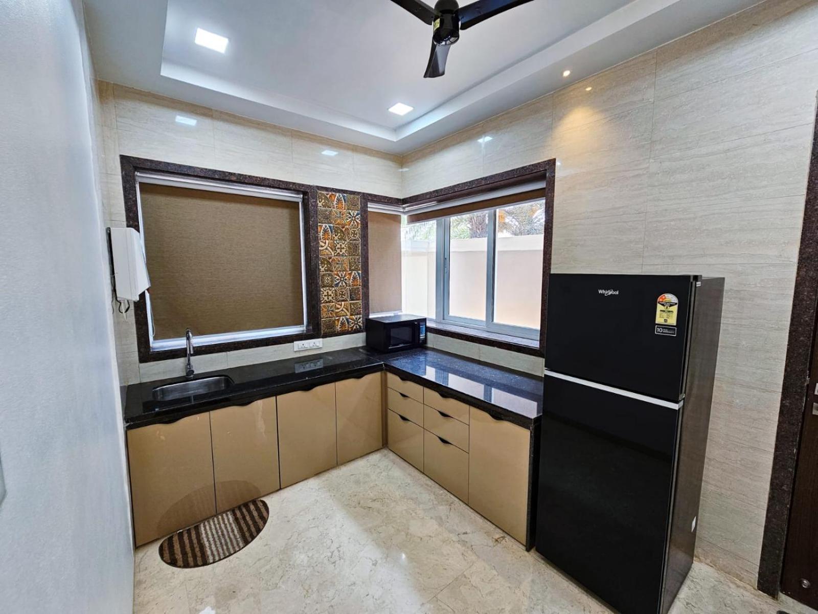 Premium Chalet Лонавала Экстерьер фото