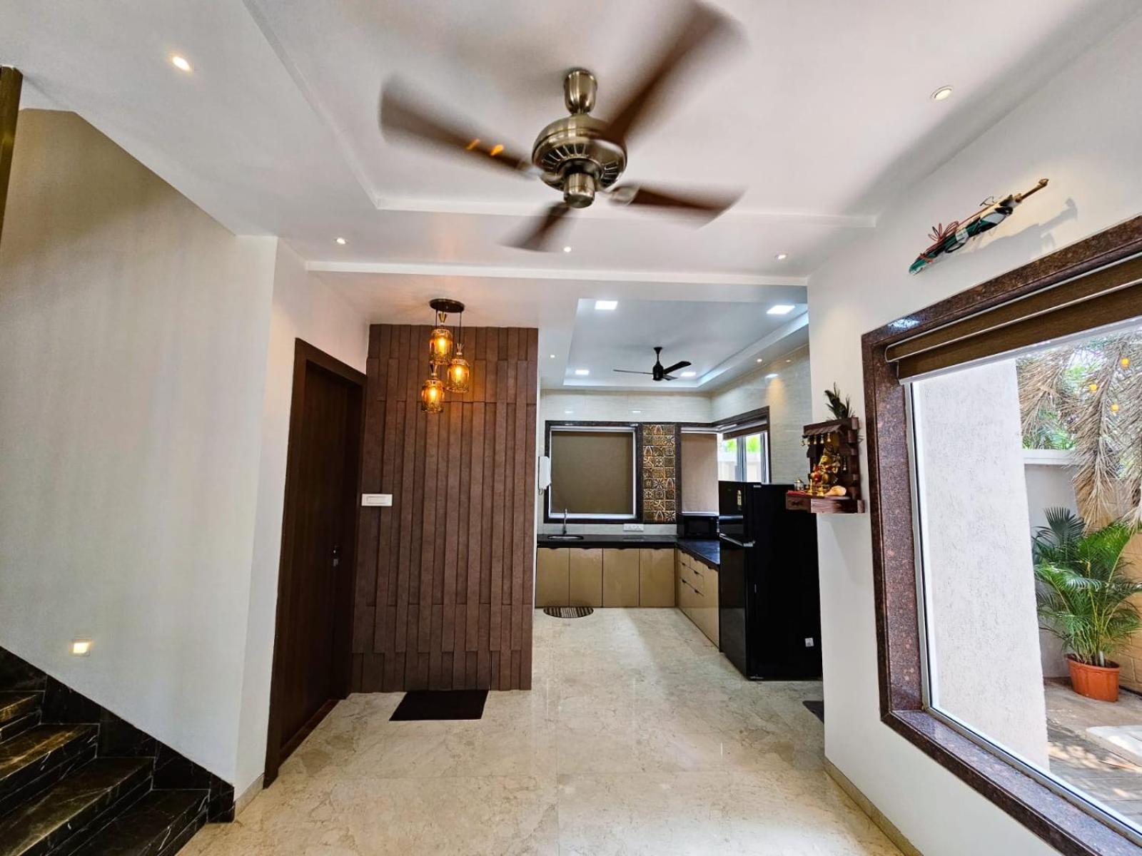 Premium Chalet Лонавала Экстерьер фото