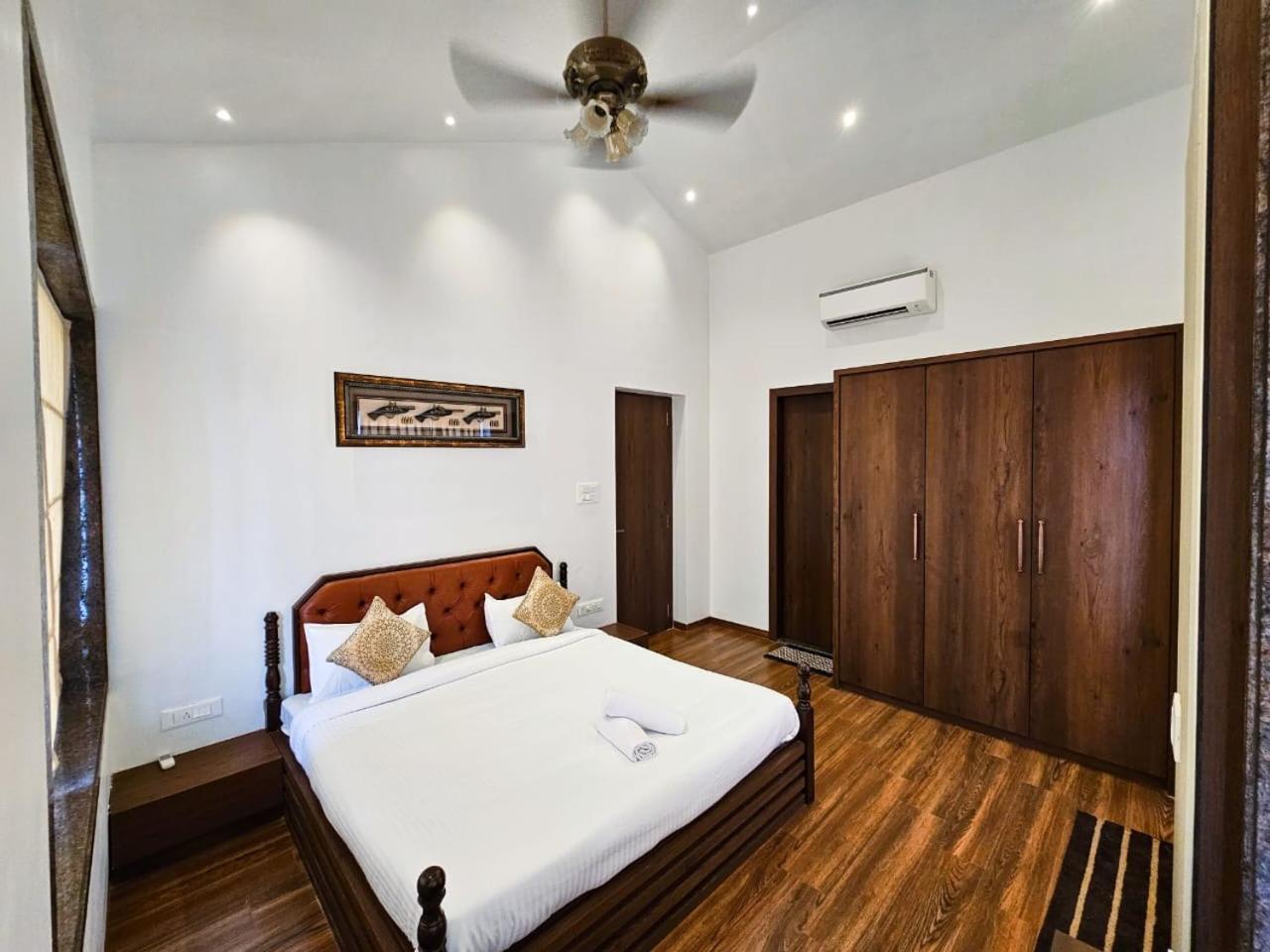 Premium Chalet Лонавала Экстерьер фото