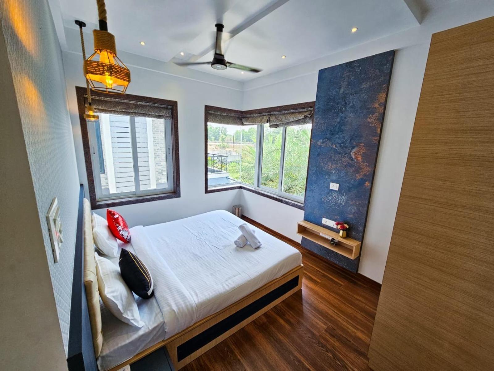 Premium Chalet Лонавала Экстерьер фото
